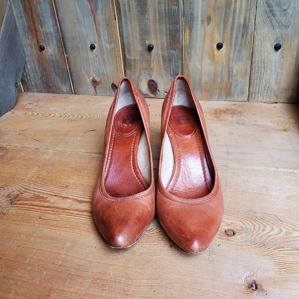 Frye Regina Pump - Picture 13 of 13